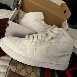 Womens jordan 1